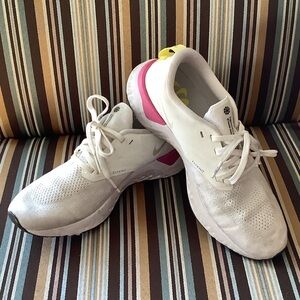 Nike Women's White and Pink Flyknit Sneakers